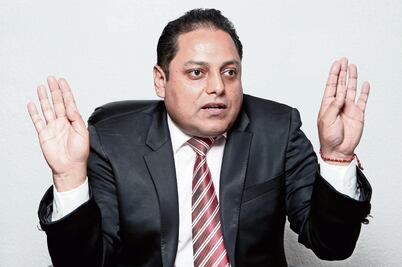 Ambulantaje rebasa a delegación V. Carranza