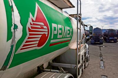 Fitch mantiene calificación de Pemex y cambia perspectiva a estable
