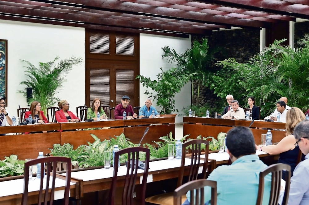 Vista general del inicio del diálogo de paz entre el gobierno de Colombia y la guerrilla del ELN, en La Habana, Cuba, que funge como garante. (ALEJANDRO ERNESTO. EFE)