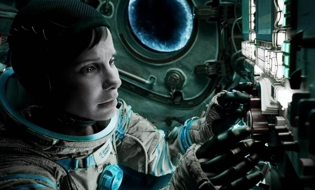 La película ganadora del Oscar, dirigida por el mexicano Alfonso Cuarón, y la novela retratan a una astronauta que queda perdida en el espacio y trata de regresar a la Tierra. FOTO: Archivo/EL UNIVERSAL.