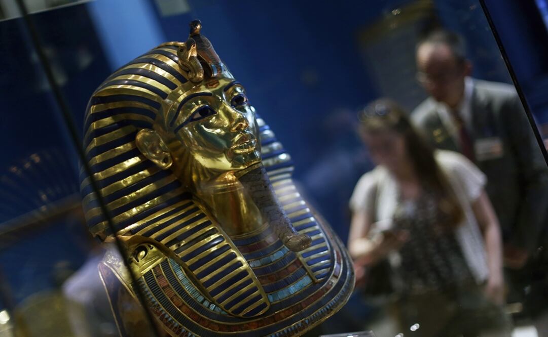La máscara dorada del rey Tutankamón, uno de los objetos antiguos más famosos de Egipto, es exhibida en el Museo Egipcio en El Cairo. Foto: Xinhua