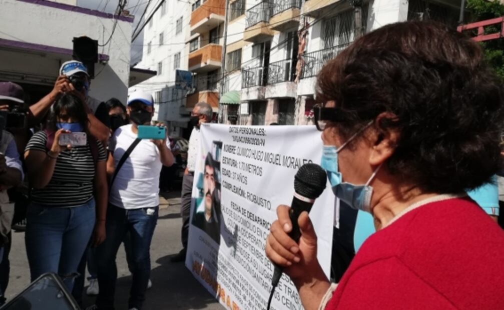 Marchan por desaparición de químico en Guerrero