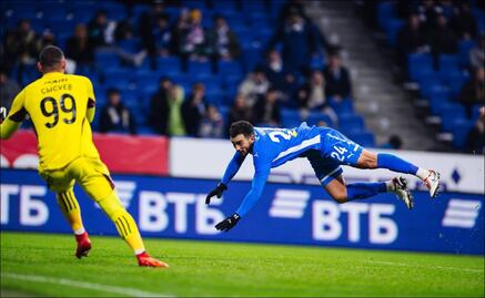 Luis Chávez vuelve a marcar un golazo en la liga de Rusia con el Dinamo de Moscú