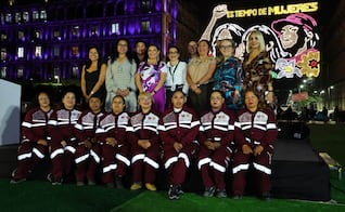 Brugada enciende iluminación por 8M en el Zócalo; “se iluminará cada marzo para reconocer y reivindicar lucha histórica de las mujeres”, dice