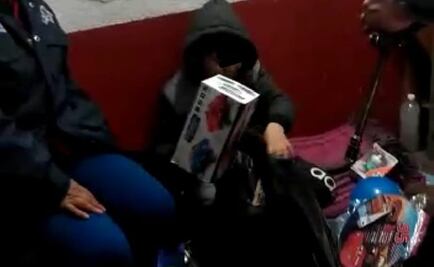 Mamá le dice que los Reyes Magos lo olvidaron y niño escapa de su casa