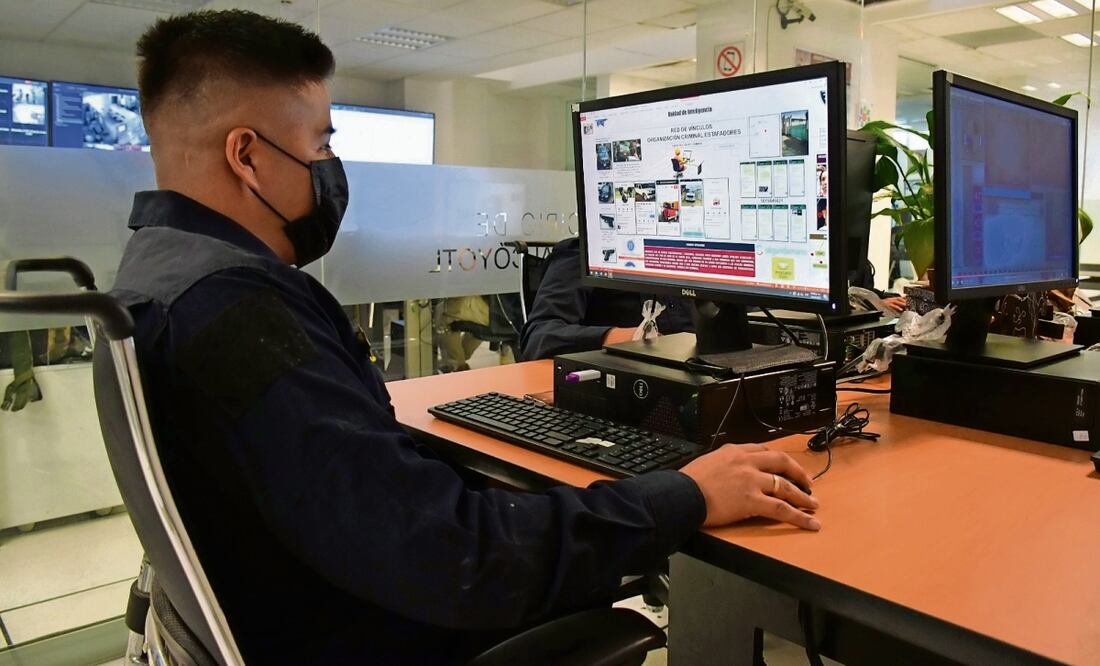 El edil de Neza recomienda no caer en fraudes por pérdida de perfiles en plataformas digitales. Foto: Especial