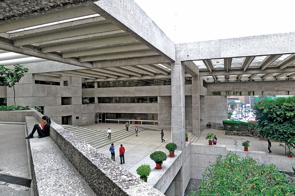 El Colegio de México es una institución de reconocimiento internacional, con una plantilla de profesores con altos grados académicos y que para 2015 tuvo un presupuesto asignado de 752 millones 830 mil pesos (LUIS CORTÉS)