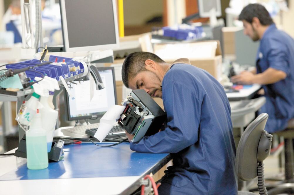 Las maquiladoras en Juárez contemplan 6 mil 200 plazas para migrantes, aunque aún no hay claridad sobre los mecanismos de contratación. Foto: ARCHIVO EL UNIVERSAL
