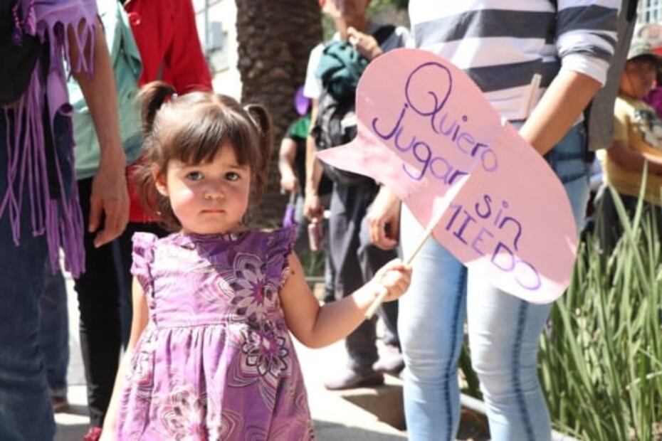 Niñas también marcharon contra la violencia hacia las mujeres