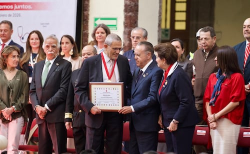Carlos Freaner Figueroa fue reconocido durante la ceremonia conmemorativa encabezada por la institución. Foto: Héctor Arjona.