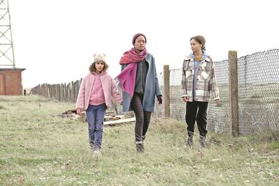 Niñas en tv retan a Naomie Harris