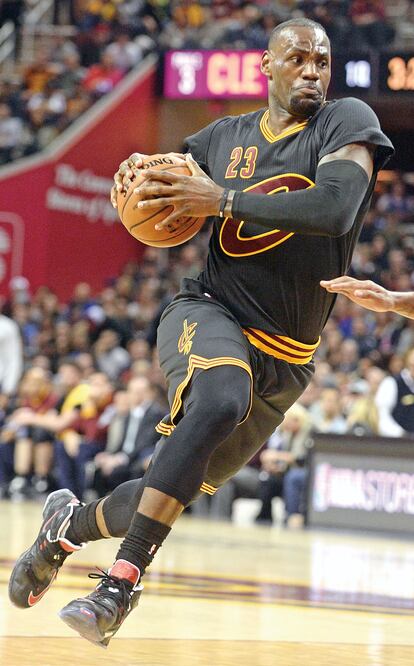 ‘El Rey’ James fue el motor de los Cavaliers; actuó 35 minutos (KEN BLAZE. USA TODAY SPORTS)