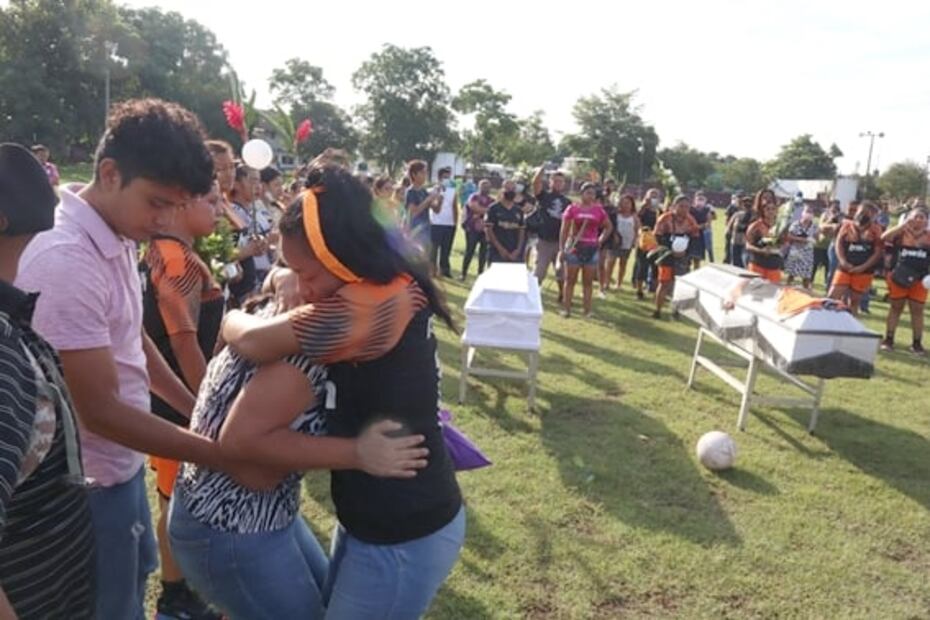 Damaris "era una gran jugadora": sepultan a mujeres y niña asesinadas en Chiapas