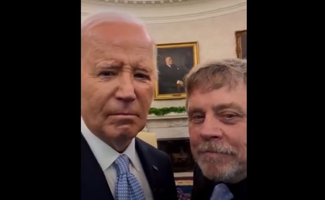 No es la primera vez que Hamill, frecuente crítico del expresidente Donald Trump, visita la Casa Blanca, lo hizo también con Jimmy Carter y Barack Obama. Foto: Tomada de video @POTUS