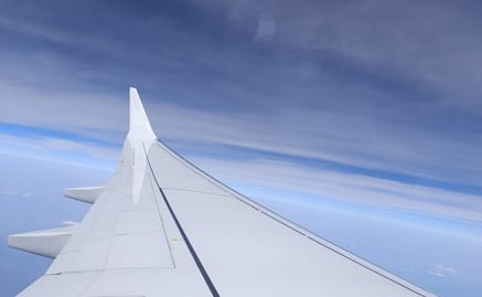 Avión aterriza de emergencia en Nebraska por temor de intento de irrupción en cabina