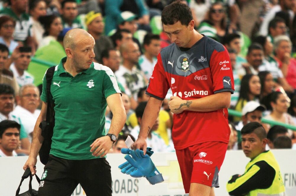 Una lesión en el hombro le impide al arquero jugar la vuelta (ARMANDO MARÍN. JAM MEDIA)