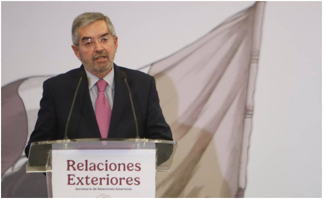 Después de que la SRE informó que el Órgano Interno de Control inició una investigación por la boda de su exfuncionario Martín Borrego en el Munal, este 11 de diciembre del 2024, el canciller Juan Ramón de la Fuente hizo alusión a “la ética”. Foto: Especial