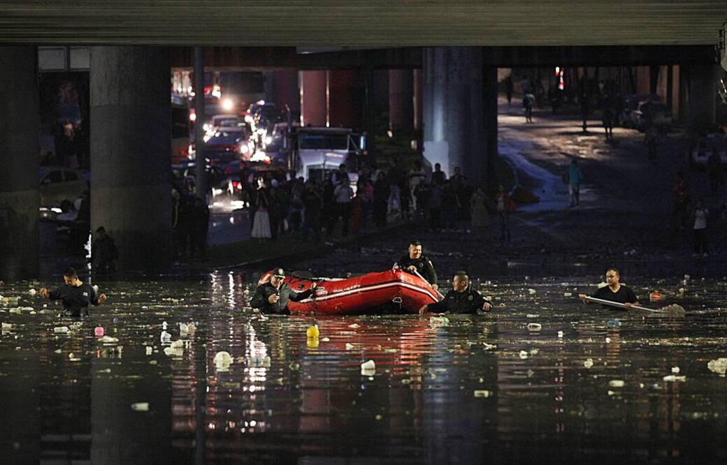 Al menos 50 encharcamientos y seis inundaciones fueron reportados tras la fuerte lluvia y granizada que se registró en el Distrito Federal, reportó la Secretaría de Seguridad Pública del Distrito Federal (SSPDF). Foto: Valente Rosas
