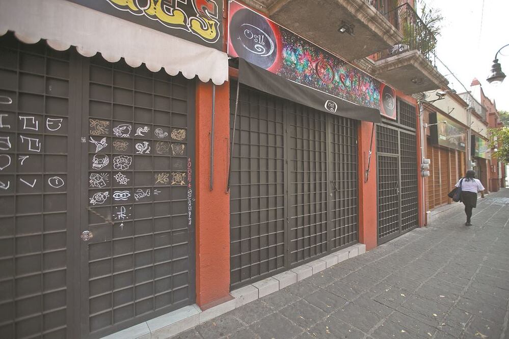 Vecinos se quejan del bar Osil (Felipe Carrillo Puerto 46) por operar en horarios que van en contra de la ley. FOTOS: GERMÁN ESPINOSA. EL UNIVERSAL