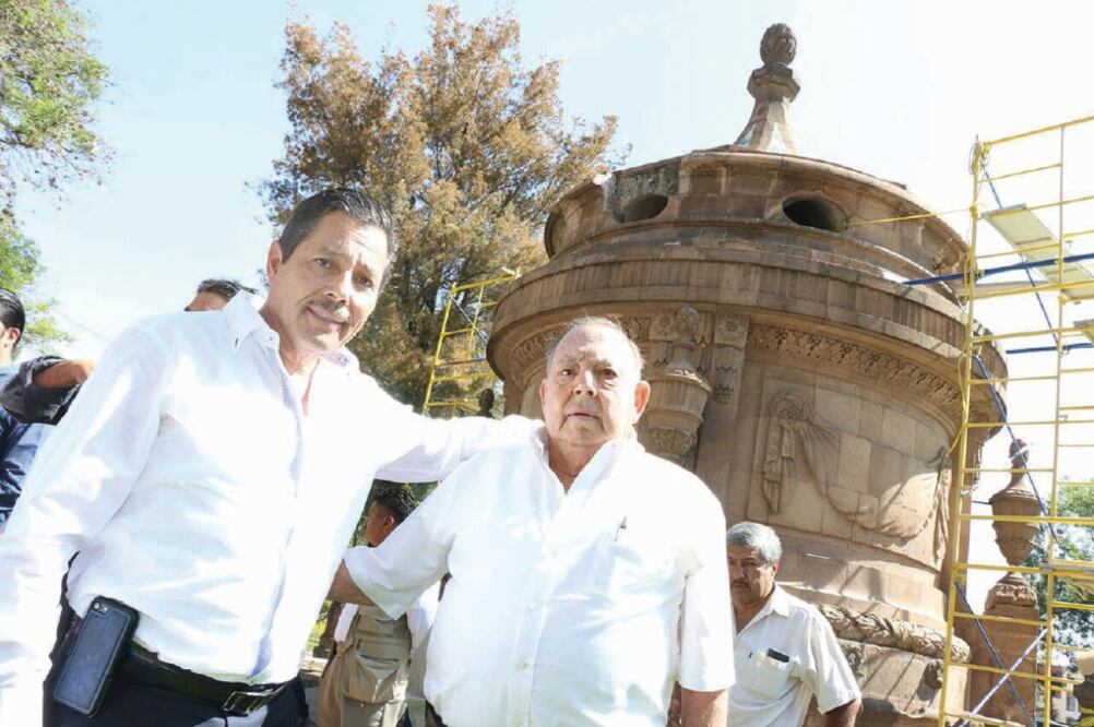 El alcalde Ricardo Gallardo y el empresario Jacobo Payán Latuff se reunieron ayer para la puesta en marcha de la remodelación del Centro (ARCHIVO. EL UNIVERSAL)
