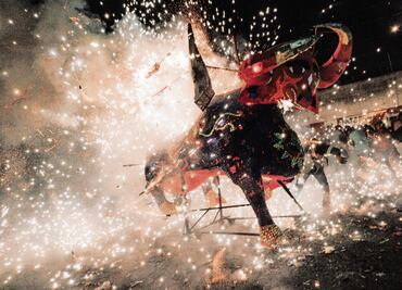 CRÓNICA. “Nuestra labor es iluminar el cielo con cada torito”, dicen en Tultepec