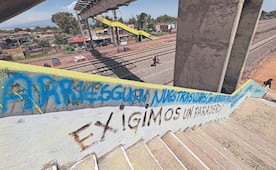 Habitantes impiden tirar puente por obras de tren