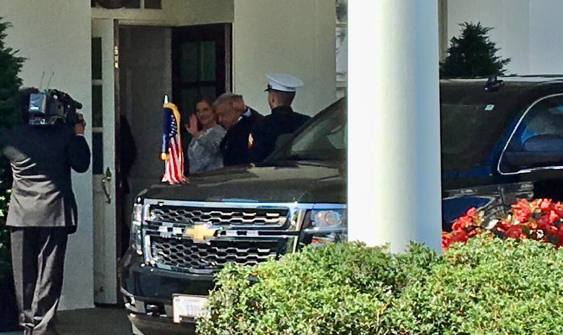 El presidente Andrés Manuel López Obrador y su esposa, la doctora Beatriz Gutiérrez Müller, llegaron a la Casa Blanca. Foto: Alberto Morales