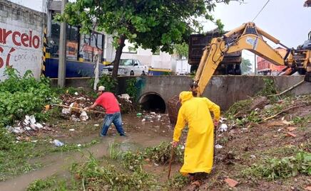Tormenta tropical Erick: "bandas delanteras" ya golpean costas de Oaxaca; autoridades se reportan en alerta y alistan albergues