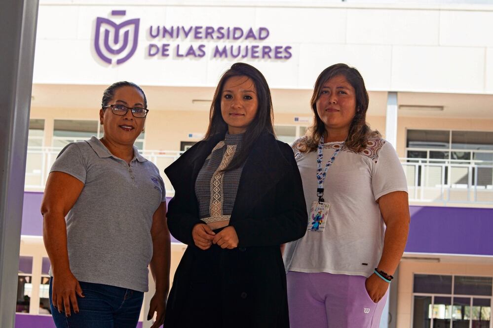 Las mujeres encuentran en la universidad una manera de salir adelante y prepararse para un futuro; “nunca es tarde para estudiar” expresan. Foto: Demian Chavez / EL UNIVERSAL