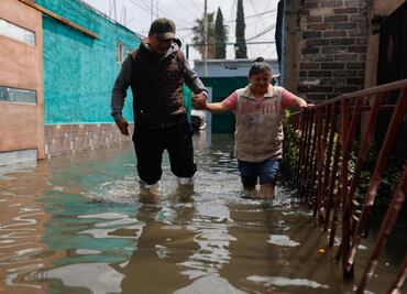 Vecinos de Iztapalapa amanecen entre lodo y pérdidas tras lluvias