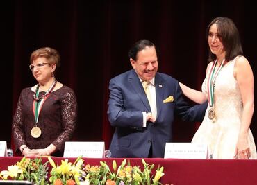 Dan medalla "Félix F. Palavicini" a Margarita Luna Ramos y a María Asunción Aramburuzabala