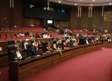 Congreso de Oaxaca aprueba desaparición del órgano de transparencia; PRI presenta iniciativa para adelantar consulta de revocación de mandato