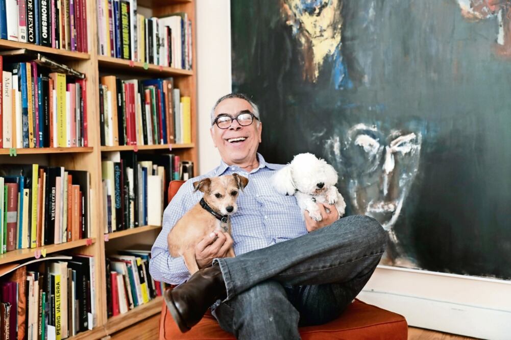 Braulio Peralta documenta las acciones de Carlos Monsiváis a favor de la comunidad homosexual (IVÁN STEPHENS. EL UNIVERSAL)