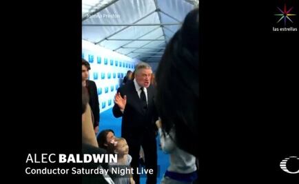Alec Baldwin enseña a menor a imitar a Donald Trump
