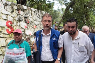 Ubicación de 40 fosas puede despejar dudas sobre los 43: "Agustín Pro Juárez"