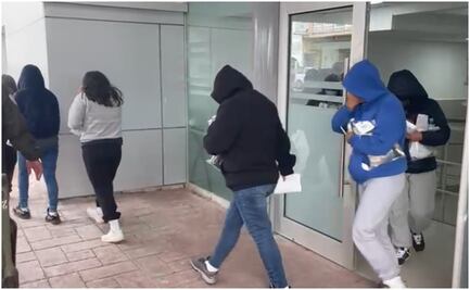 Deportan a 252 mexicanos tras redadas en EU; Sheinbaum pedirá información sobre presuntos cazarrecompensas