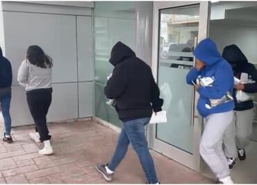 Deportan a 252 mexicanos tras redadas en EU; Sheinbaum pedirá información sobre presuntos cazarrecompensas