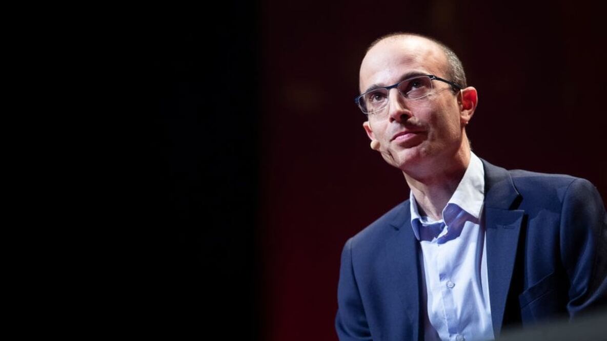 "No es la Edad Media. No es la peste negra. No es como si la gente estuviera muriendo y no tuviéramos idea de qué los está matando y qué se puede hacer al respecto", dice Yuval Noah Harari. Foto: Getty Images vías BBC