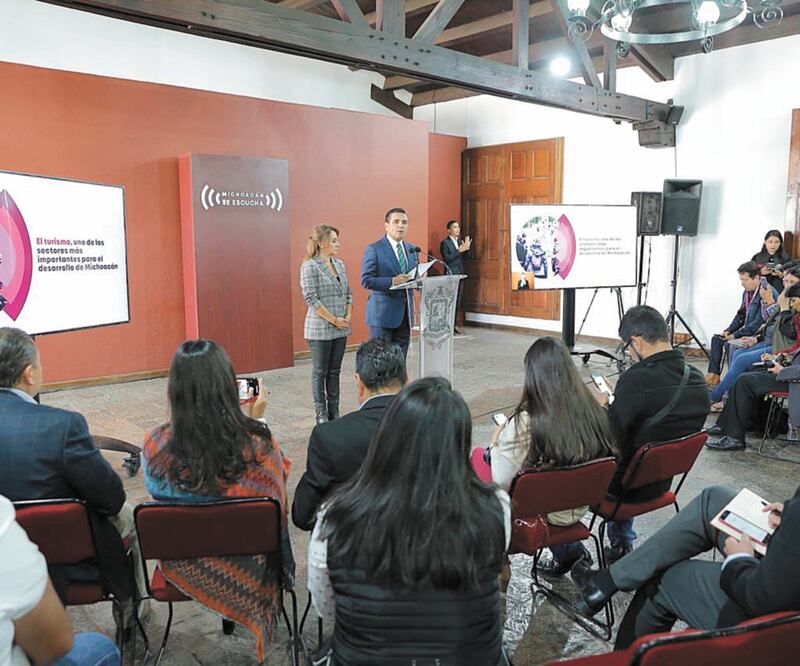 El gobernador Silvano Aureoles informó que durante la Fitur, en España, la entidad sostuvo 44 reuniones con touroperadores. Foto: Especial