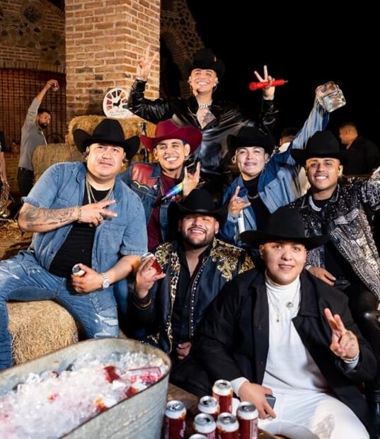 Eduin Caz muestra las heridas que le dejó intervención quirúrgica