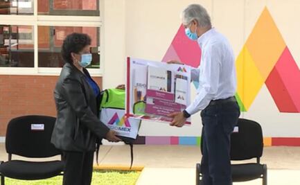 Entregan útiles escolares para ciclo escolar a distancia en Edomex