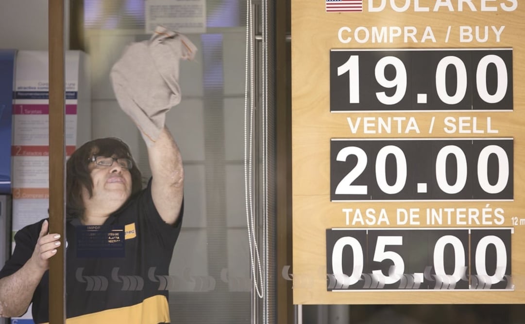 Presiona banca europea al peso: Jorge Rangel de Alba