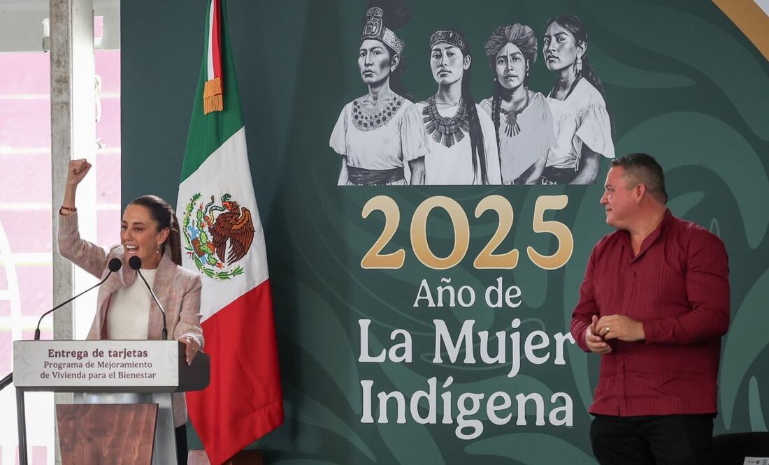 Estado de México. 01 Febrero de 2025. La presidenta de México, Claudia Sheinbaum, realiza la Entrega de Tarjetas de Mejoramiento de Vivienda para El Bienestar en Valle de Chalco Solidaridad, la acompañan, la gobernadora del Estado de México, Delfina Gómez y Alan Velasco, Presidente de Valle de Chalco Solidaridad. Foto: Luis Camacho / EL UNIVERSAL