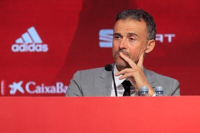 Luis Enrique regresa a España y tacha de desleal a Roberto Moreno