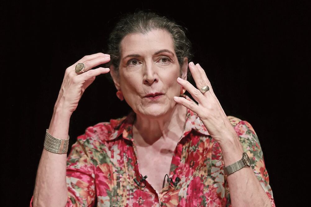 En su presentación en la UNAM, Guillermoprieto abordó temas como el periodismo, la literatura, América Latina, Estados Unidos, Centroamérica, ser mujer y tener miedo (ALEJANDRA LEYVA. EL UNIVERSAL)