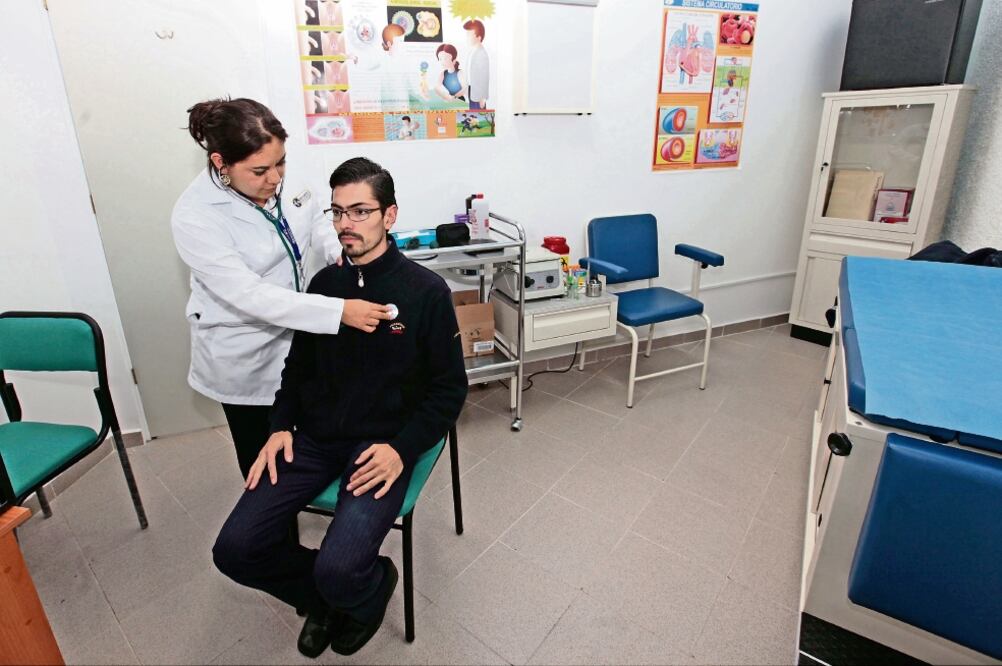 Con la reforma aprobada, los usuarios de los servicios de salud podrán acceder a su expediente clínico o a una copia (ARCHIVO EL UNIVERSAL)