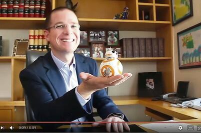 Erráticos esfuerzos de políticos por conectar con 'millennials'