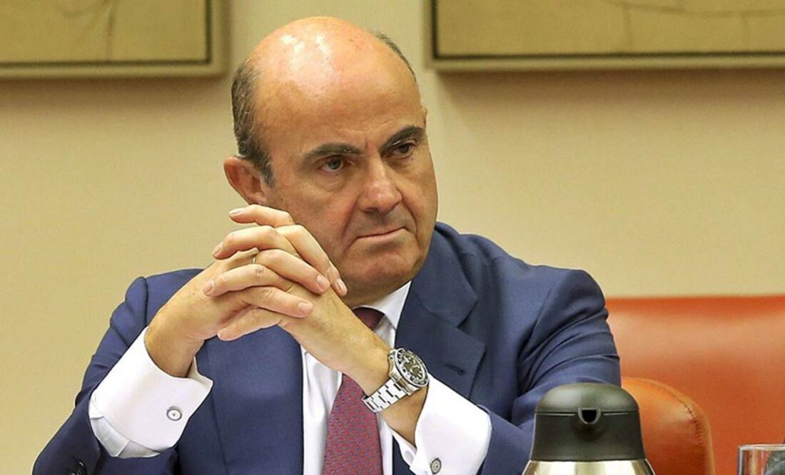 El ministro de Economía y Competitividad, Luis de Guindos, durante su intervención en la comisión de Economía del Congreso. (Foto: EFE)