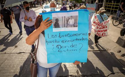 Marchan por desaparición de 4 adolescentes tras asistir a carreras de motos en Sinaloa