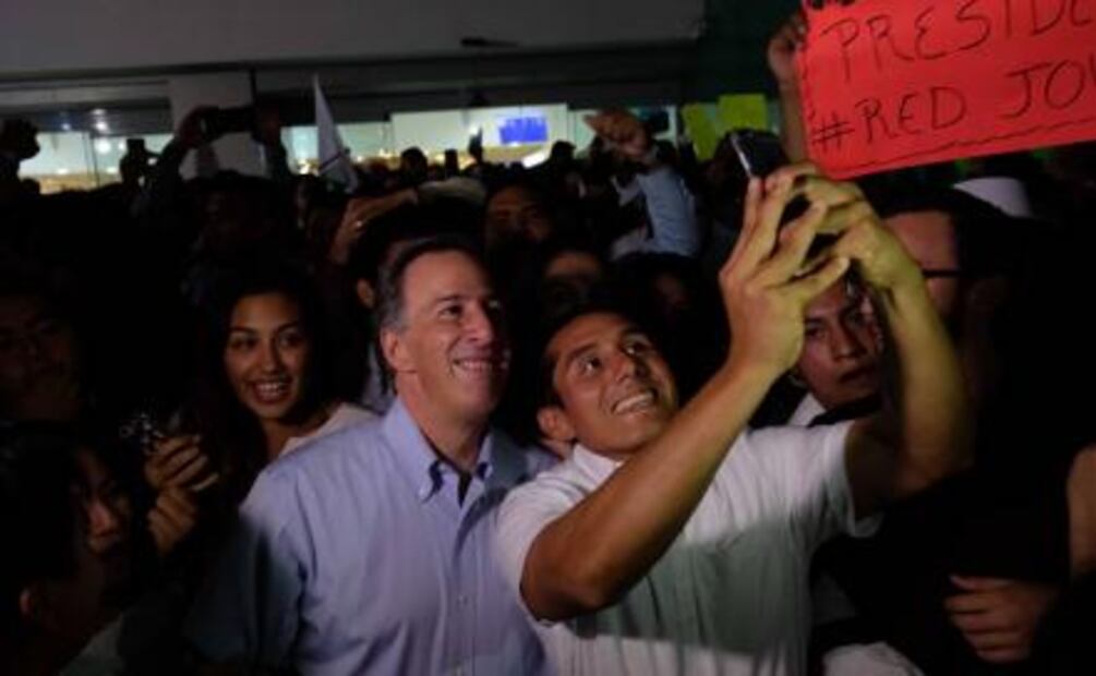 Meade llega a Mérida para arranque de campaña